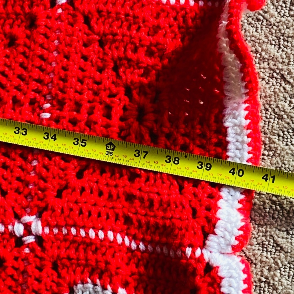 VTG Handmade Crochet‎ Afghan Blanket 73x41 Red White Square Throw Ruffle Edge - Picture 7 of 7